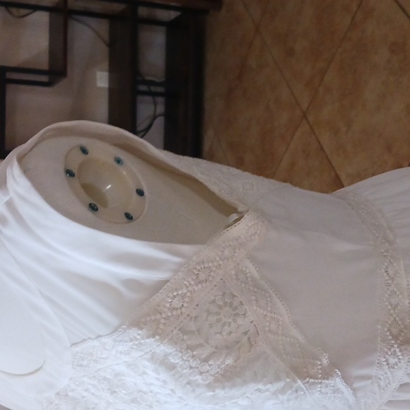 Gianni Bini- Little White Dress - Picture 6 of 16